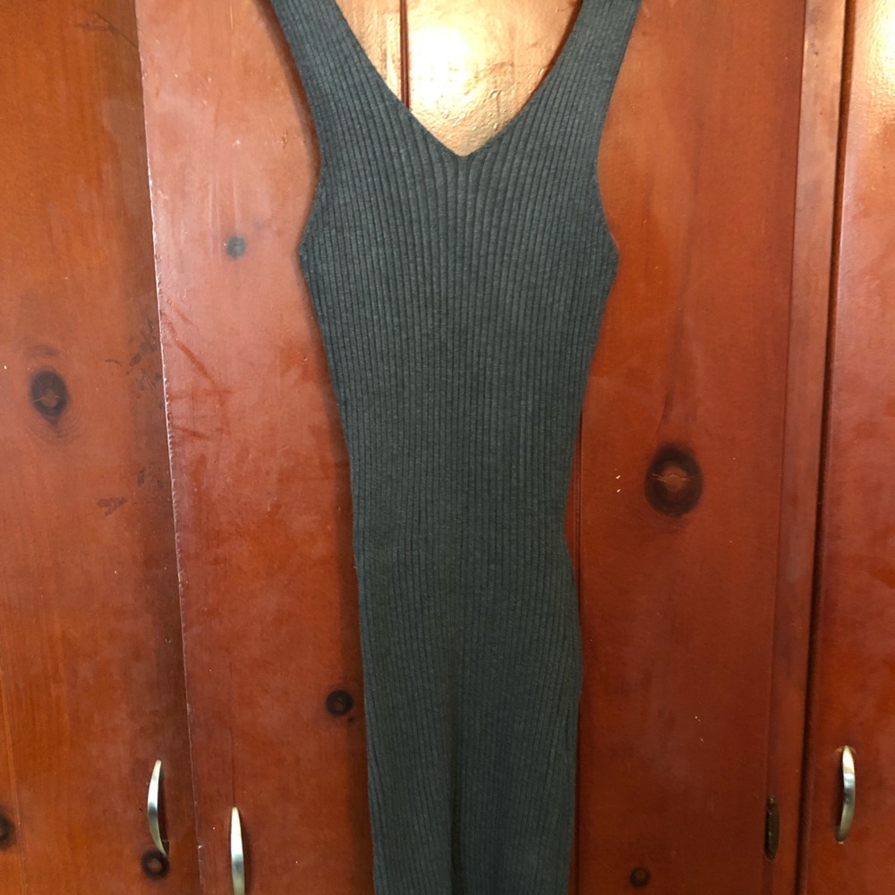 Grey dress. Love tree. Size Large.